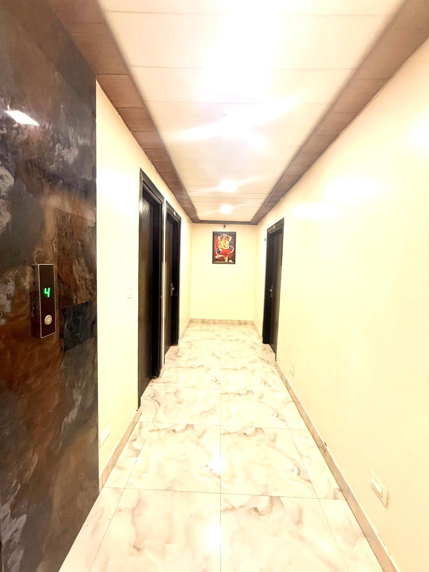 Hotel Tej International Plaza Near Igi Airport Delhi Neu-Delhi Exterior foto
